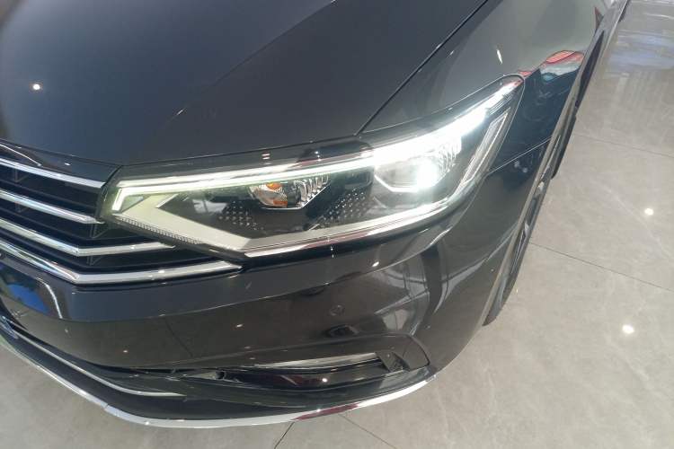 Used Volkswagen Magotan 2020 330TSI DSG Leading Model Left Front Headlight