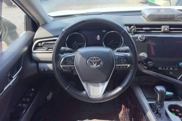 Used Toyota Camry 2019 Dual-Engine 2.5 HG Luxury Edition China VI Standard
