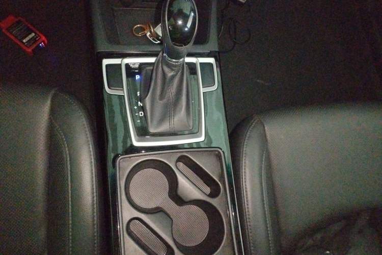 Used Hyundai Mistra 2014 1.8L Automatic Smart GLS Gear Lever