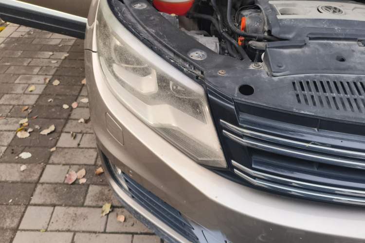 Used Volkswagen Tiguan 2013 2.0 TSI Automatic All-Wheel-Drive Flagship Edition Right Front Headlight