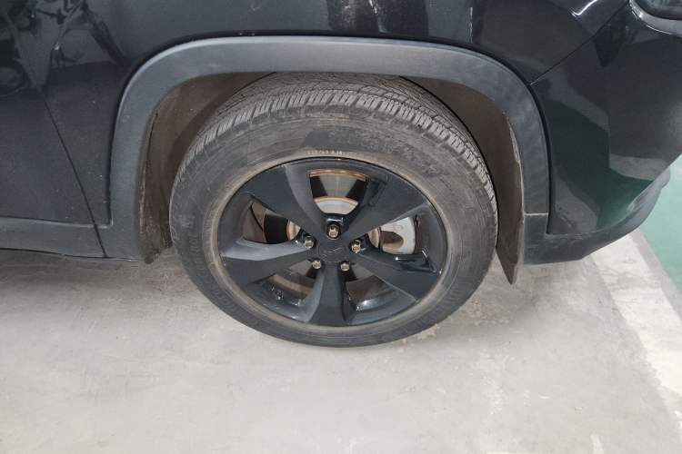 Used Jeep Cherokee 2019 2.0T 2WD Enjoyment Edition China V