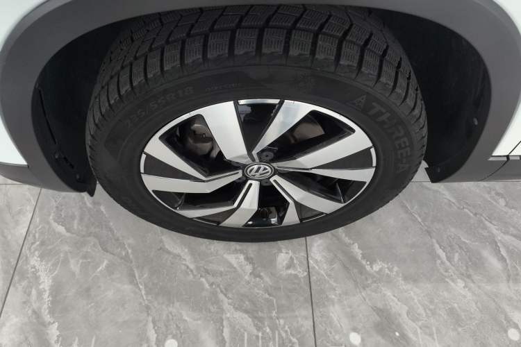 Used Volkswagen Tayron 2019 330TSI Two-Wheel-Drive Luxury Version China V Emission Standard Left Front Wheel Hub