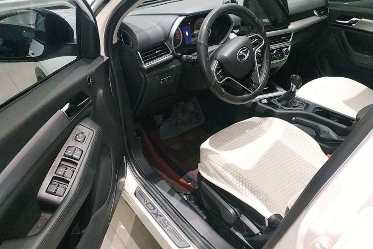 Used Soueast DX5 2021 1.5L Manual Deluxe Upgrade Version