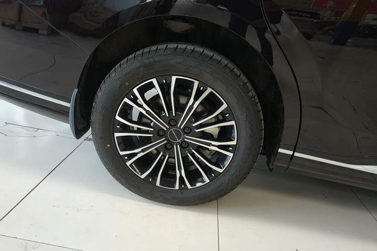 Used FORTHING Xinghai V9 2024 1.5TD 100km Chinese Knot Series Performance Edition