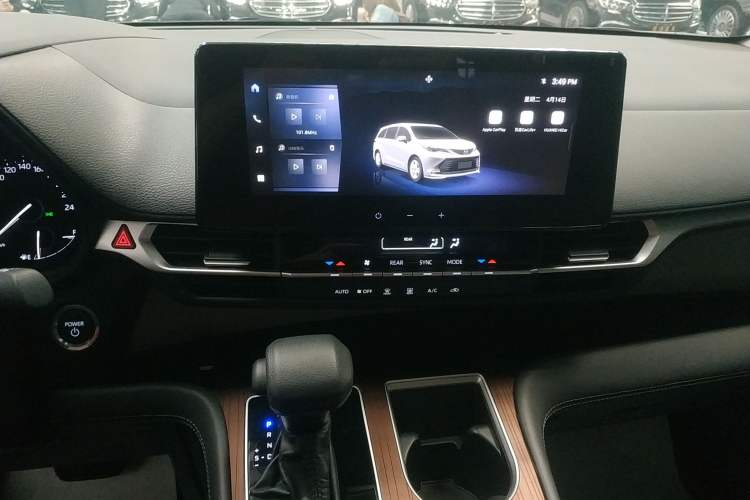 Used Toyota SIENNA 2024 2.5L Hybrid Comfort Edition Audio And AC Panel