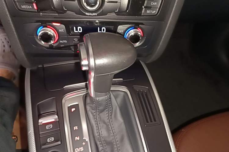 Used Audi A4L 2016 35 TFSI Collector's Edition Automatic Standard Model Gear Lever