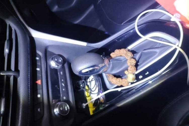 Used Buick Encore 2021 332T CVT Elite Edition Gear Lever