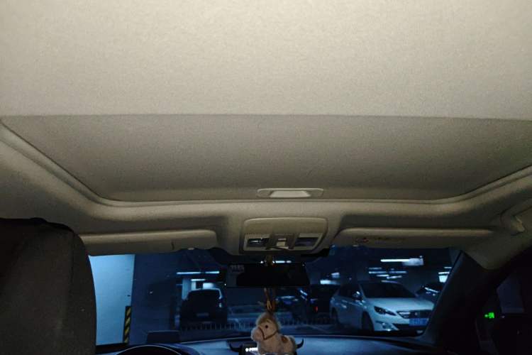 Used Mazda 3 Axela 2019 Cloud-Controlled Version Hatchback 1.5L Automatic Luxury Model Emission Standard China V Headliner