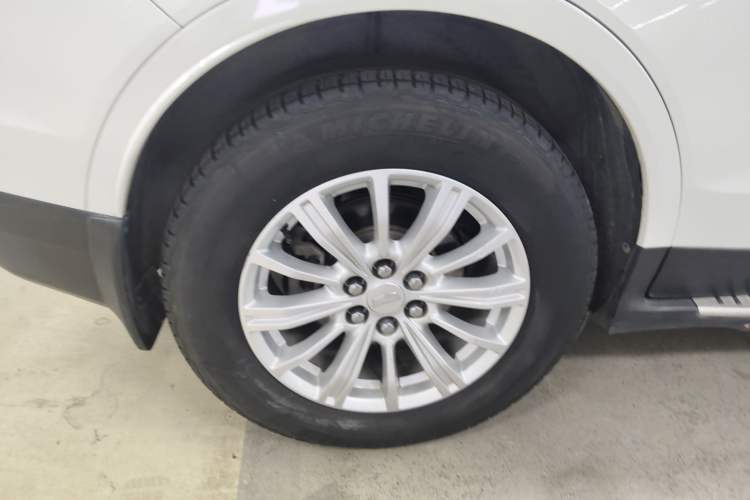 Used Cadillac XT5 2018 28E Four-Wheel Drive Tech Version