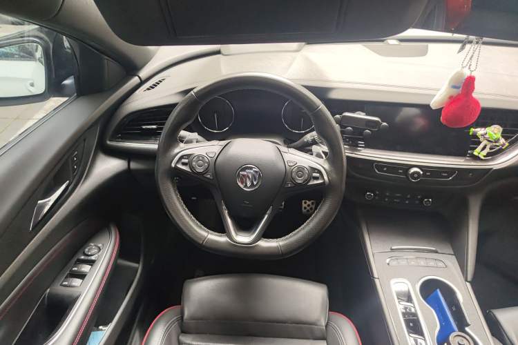 Used Buick Regal 2023 GS Prestige Model Steering Wheel