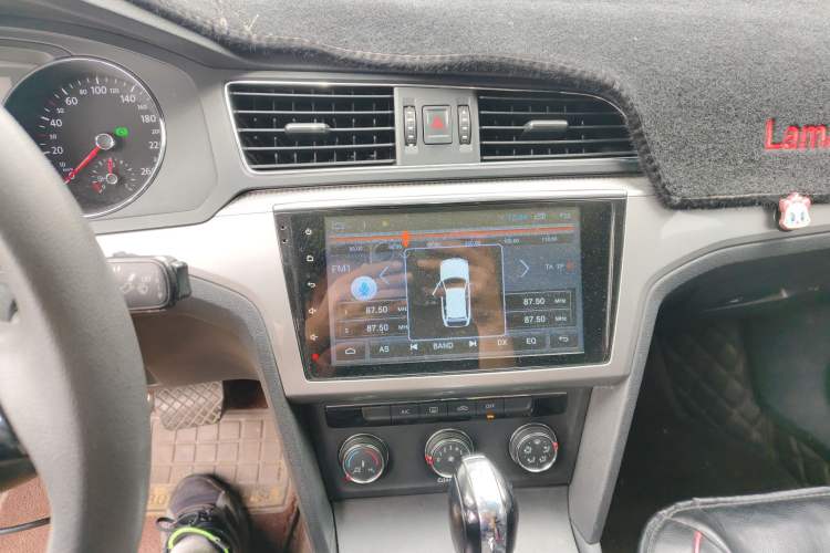 Used Volkswagen Lamando 2017 230TSI DSG Fashion Edition Audio And AC Panel