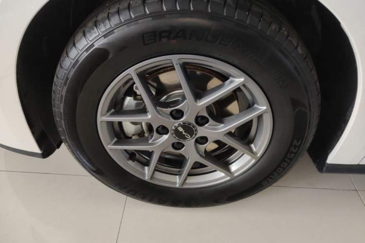 Used BYD Seal 06 New Energy 2024 DM-i 80KM Luxury Model Left Front Wheel Hub