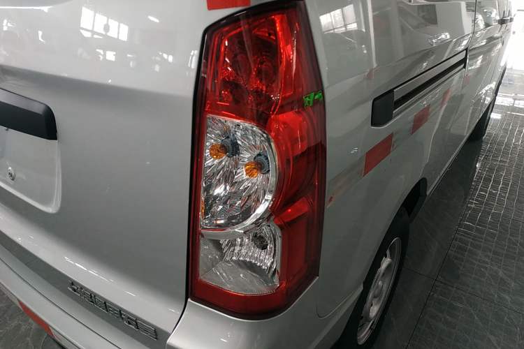 Used Wuling Rongguang S 2023 1.5L Basic Enclosed-Window Vehicle 2 Seats