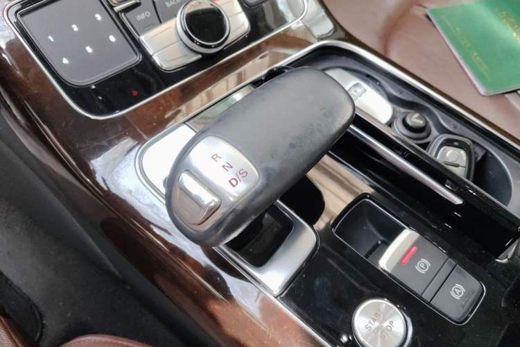 Used Audi A8 2014 A8L 45 TFSI quattro Comfort model
