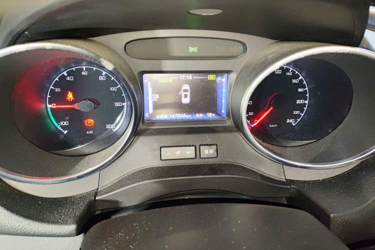 Used BYD Yuan New Energy 2018 EV360 Smart Connected Cool Model