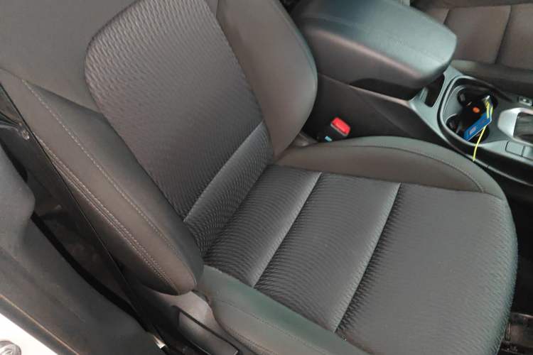 Used Hyundai Santa Fe 2015 2.0T Automatic Two-Wheel Drive Comfort Version 5 Seats
