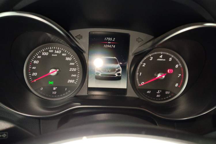 Used Mercedes-Benz GLC 2018 GLC 260 4MATIC Luxury Model
