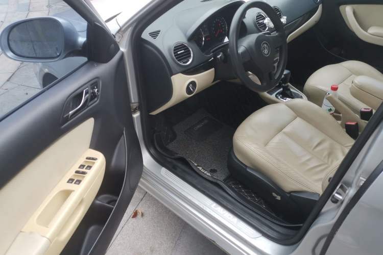 Used Volkswagen Lavida 2011 1.6L Automatic Premium Edition Driver Seat