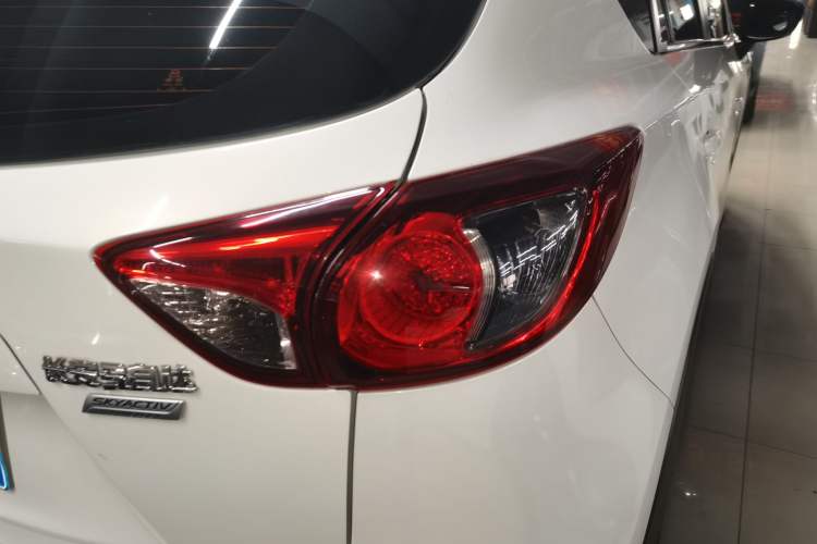 Used Mazda CX-5 2015 2.0L Manual Two-Wheel Drive Comfort Version Exterior 3