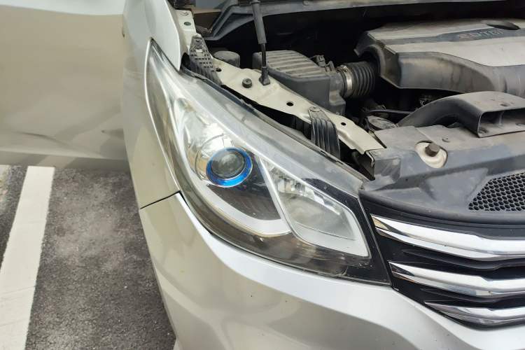 Used SAIC MAXUS G10 2019 PLUS 2.0T Automatic Elite Edition China V Standard Right Front Headlight