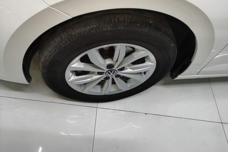 Used Volkswagen Polo 2021 Plus 1.5L Automatic Colorful Tech Edition Left Front Wheel Hub