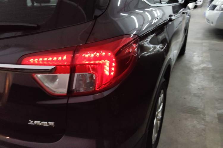 Used Buick Envision 2015 20T Two-Wheel-Drive Elite Model Exterior 3