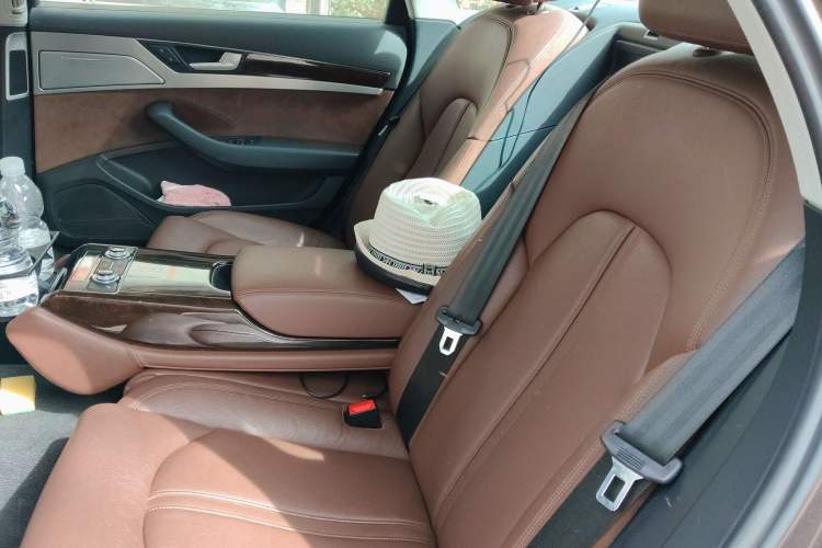 Used Audi A8 2014 A8L 45 TFSI quattro Comfort model
