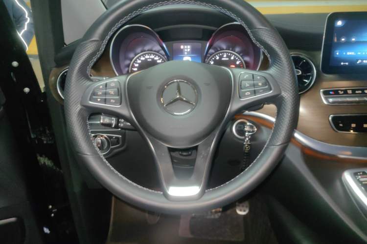 Used Mercedes-Benz V-Class 2020 V 260 L Long-wheelbase Luxury Edition