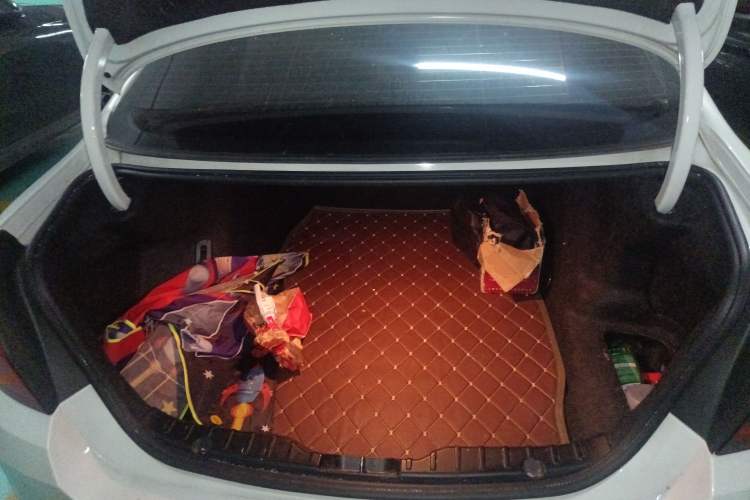 Used BMW 5 Series 2014 525Li Leading Model
