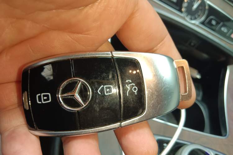 Used Mercedes-Benz E-Class 2018 Facelift E 300 L Luxury Edition