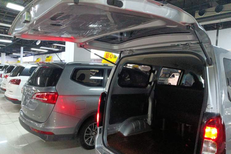 Used Wuling Hongguang V 2022 1.5L Jingqu Edition Electric-Assist LAR