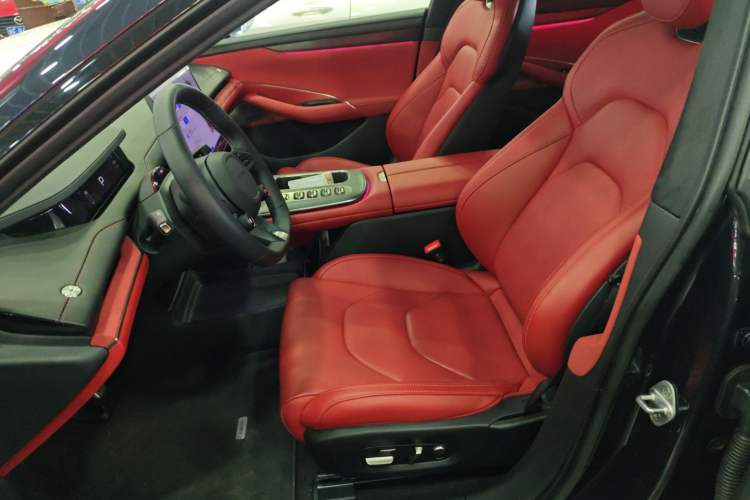 Used Xiaomi Auto SU7 2024 Four-Wheel Drive Ultra-Long Range Advanced Intelligent Driving Max Edition