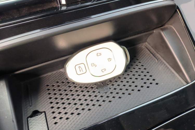 Used GAC Trumpchi M8 2024 Master Series Super Hybrid Edition