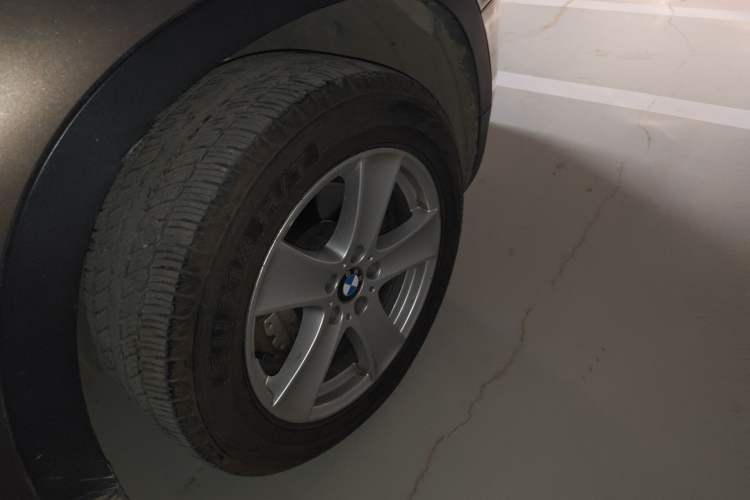 Used BMW X5 2013 xDrive35i Leading Model Right Front Wheel Hub