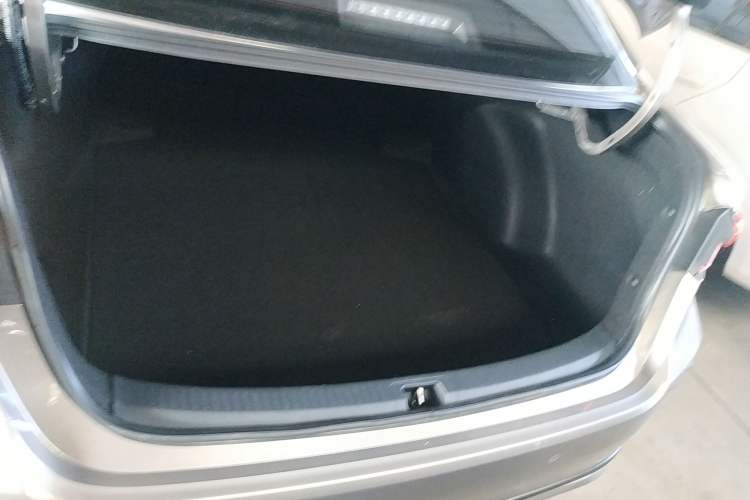 Used Toyota Allion 2022 2.0L Elite Edition Trunk