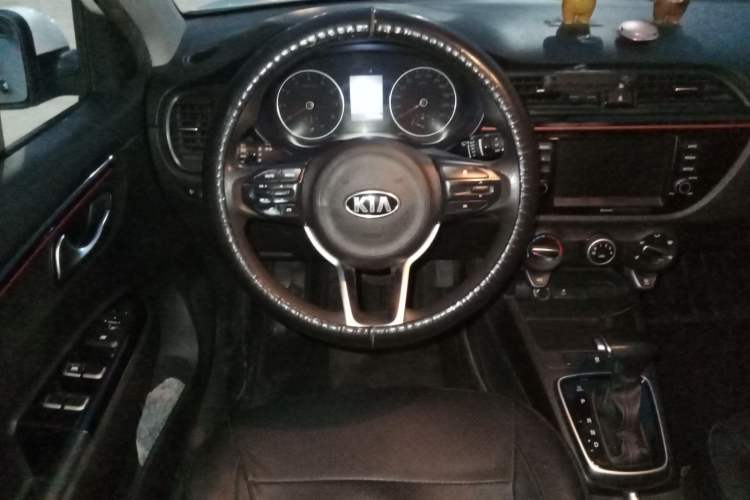 Used Kia KX Cross 2017 1.4L AT GLS
