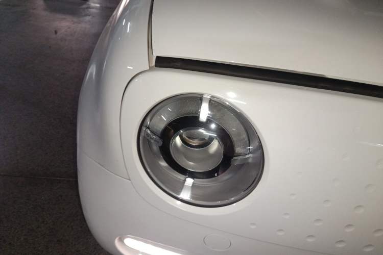 Used ORA Black Cat 2019 351 km Goddess Edition Right Front Headlight