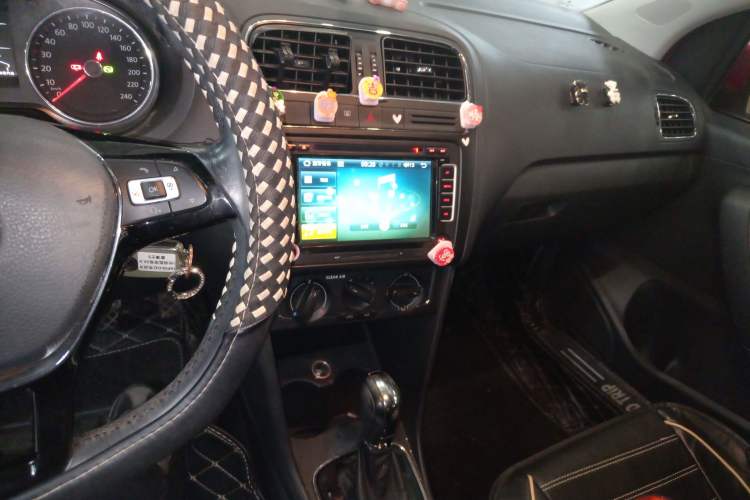 Used Volkswagen Polo 2016 1.6L Automatic Comfort Model