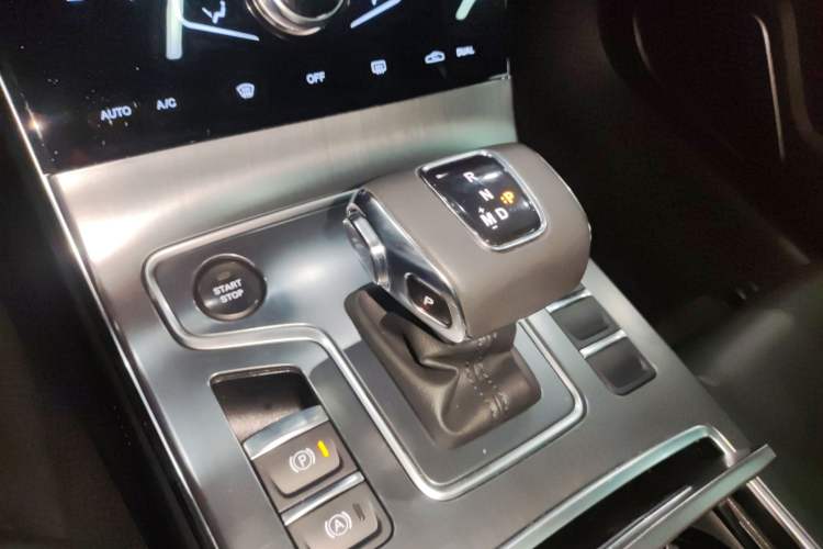 Used Hongqi H5 2022 Classic Model Facelift 1.8T Automatic Smart Connect Flagship Edition
