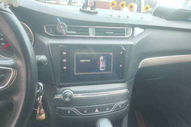 Used Peugeot 408 2016 1.6T Automatic Luxury Edition Audio And AC Panel