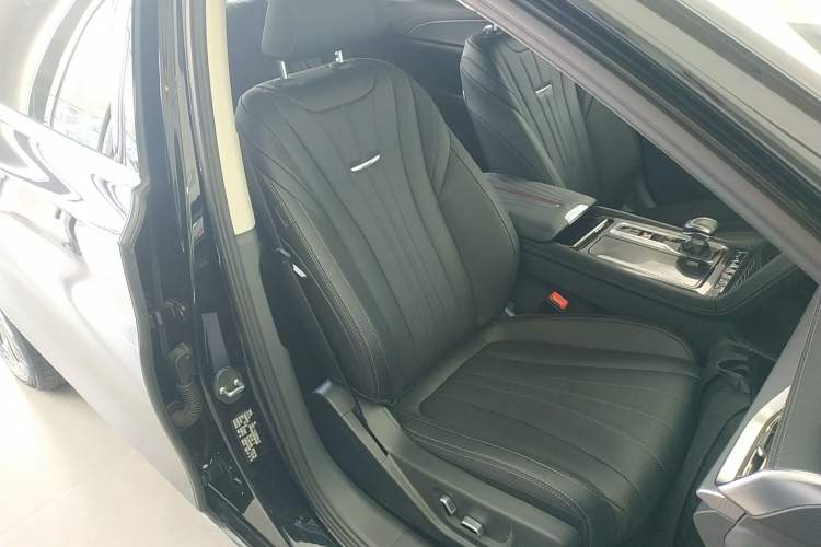 Used Hongqi H5 2024 1.5T DCT Smart Connect Flagship Edition Right Front Seat