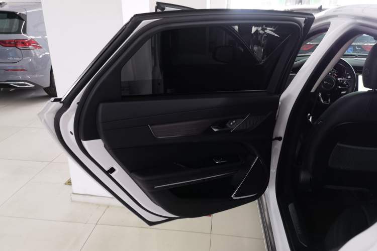 Used Jaguar XFL 2022 XFL 2.0T P200 Two-Wheel-Drive Elite Luxury Edition