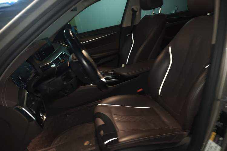 Used BMW 5 Series New Energy 2020 Mileage Upgrade Version 530Le Luxury Package
