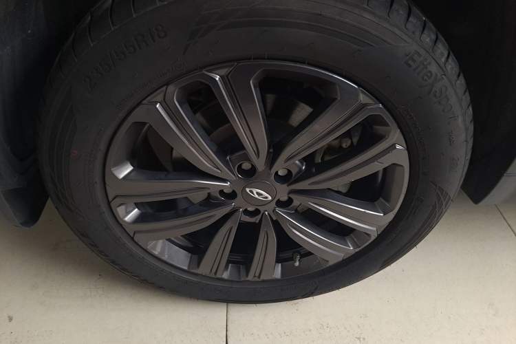 Used Chery Tiggo 8 2020 1.5 TCI Manual Special Edition 5 Seats Right Rear Wheel Hub