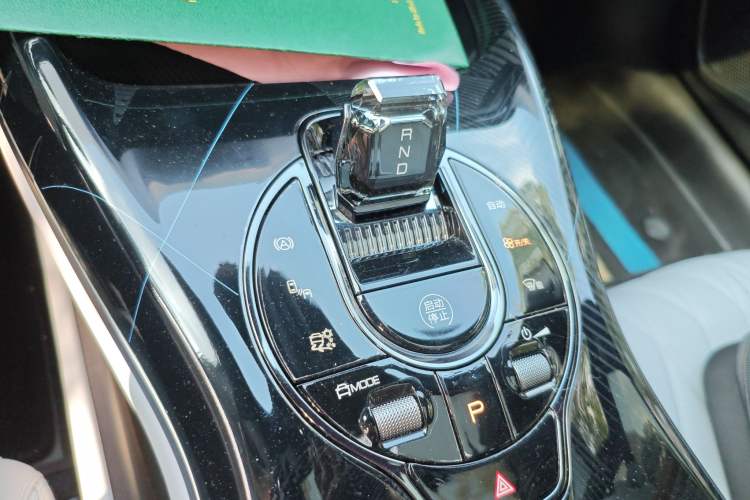 Used BYD Seal 2022 550 km Standard Range Rear-Wheel Drive Prestige Version Gear Lever