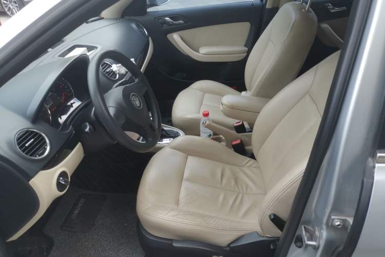 Used Volkswagen Lavida 2011 1.6L Automatic Premium Edition Left Front Seat