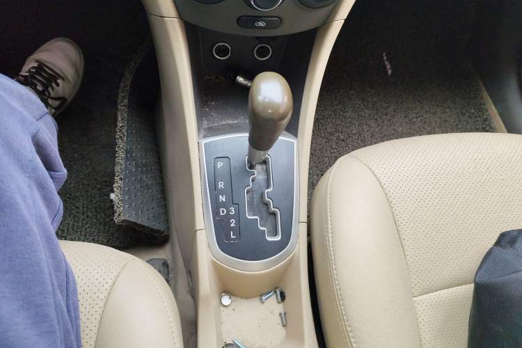 Used Hyundai Verna (older generation) 2013 Sedan 1.4L Automatic Standard GL Model
