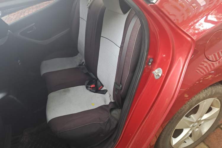 Used Hyundai Elantra (5th Generation / Langdong) 2012 1.6L Automatic Leading Model
