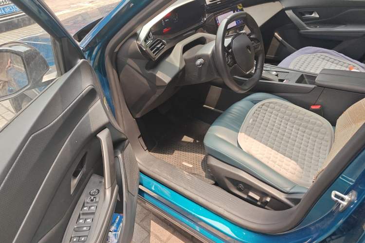 Used Peugeot 408X 2023 Charm Version