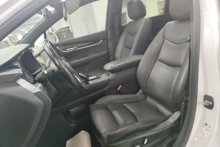 Used Cadillac XT5 2018 28E Four-Wheel Drive Tech Version